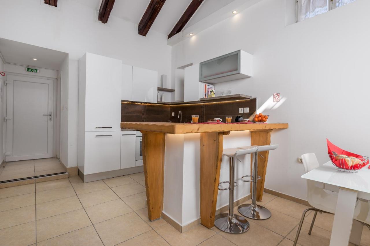 Apartamento The Heart And Soul Of Rijeka Exterior foto