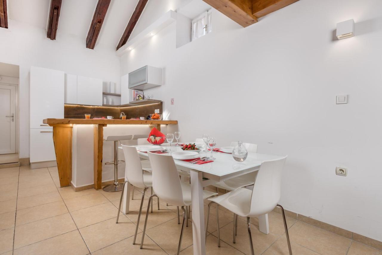 Apartamento The Heart And Soul Of Rijeka Exterior foto