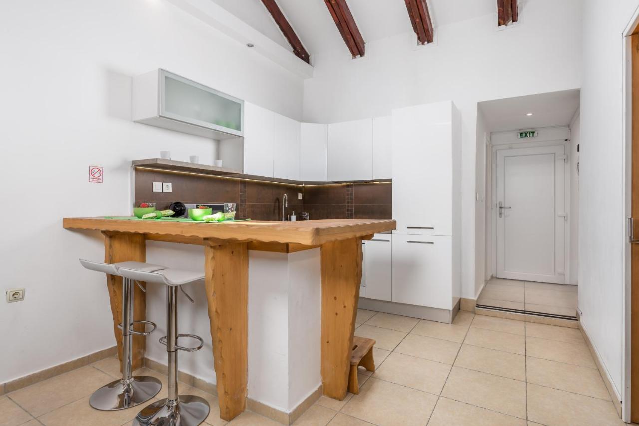 Apartamento The Heart And Soul Of Rijeka Exterior foto